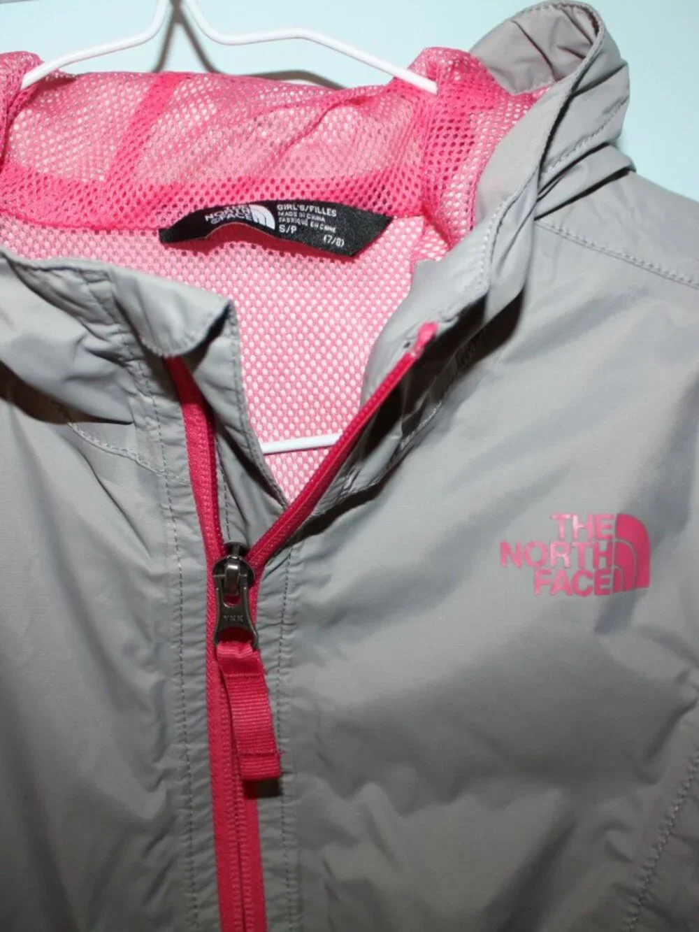 North Face DryVent Girls Size S 7-8 Gray Pink Lining Hooded Rain Jacket